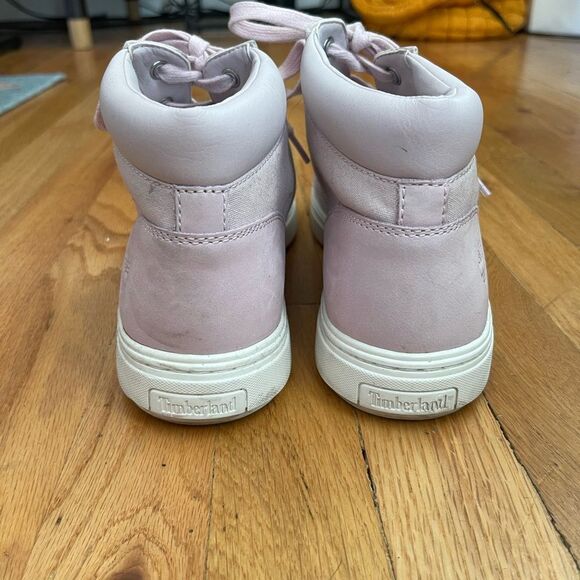 Timberland Low Boots! Almost like high top sneakers. Very comfortable style!!! - Picture 3 of 5
